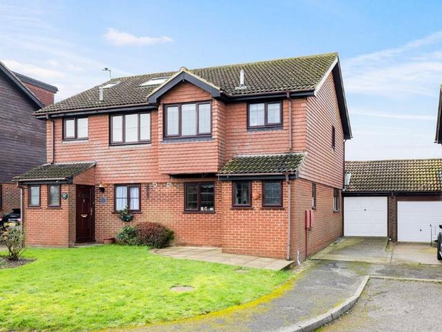 House for sale in Hawkinge, Folkestone