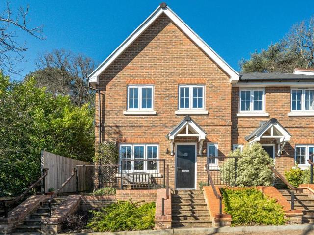 House for sale in Wrecclesham, Fole