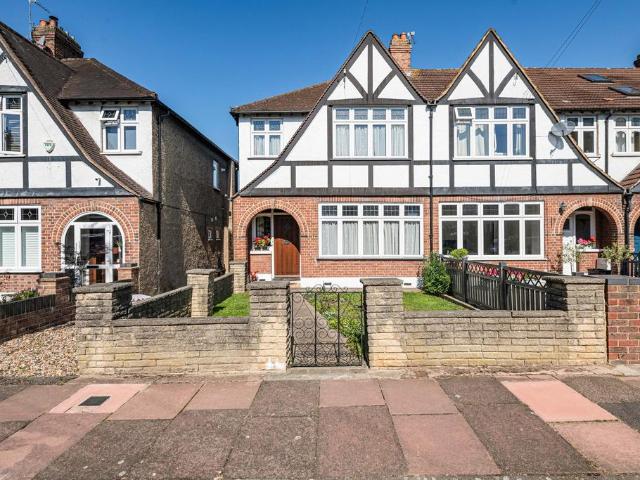 House for sale in Elmers End, Greater London