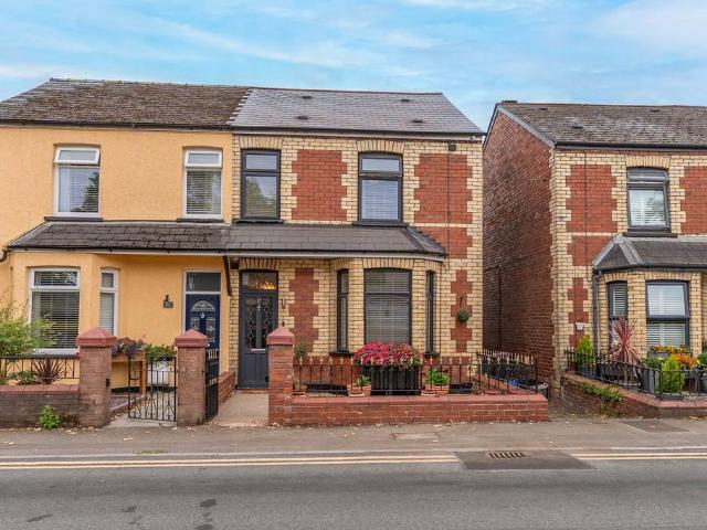 House for sale in Llantarnam, Wales