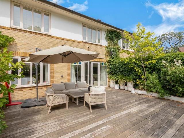 House for sale in Southfields, Greater London