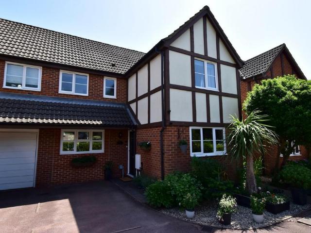 House for sale in Batchworth, Hertfordshire