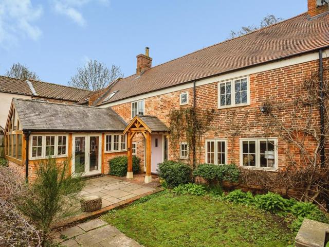House for sale in Barton In Fabis, East Midlands