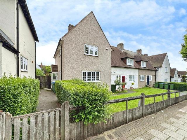 House for sale in Well Hall, Greater London