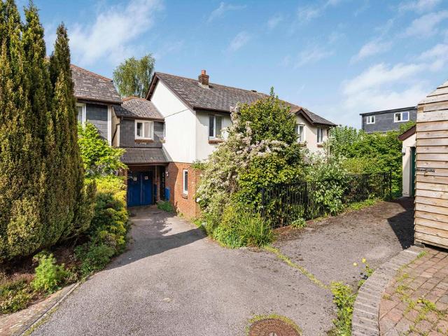 House for sale in Follaton, Strode