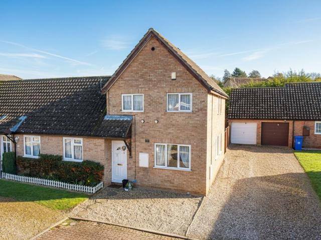 House for sale in Clover Hill, East Bank