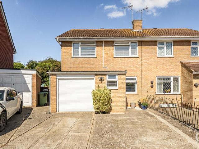 House for sale in Oad Street, Kent