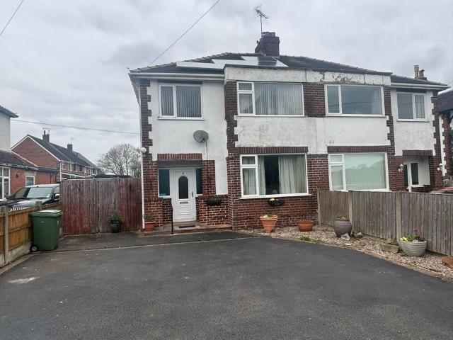 House for sale in Rhostyllen, Wales
