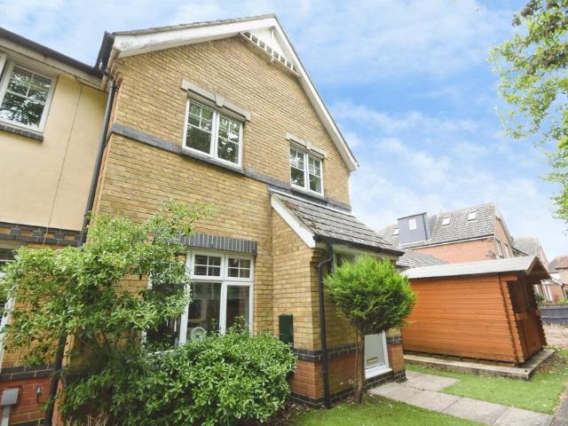 House for sale in Chipping Hill, Essex