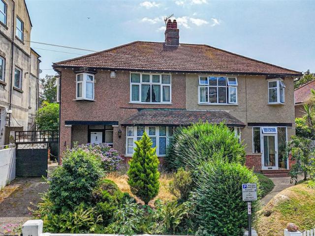 House for sale in Blacklands, Guestling Green