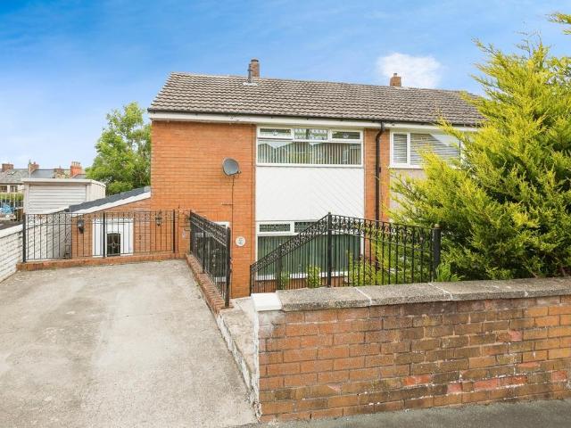 House for sale in Coedpoeth, Wales