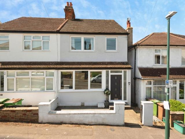 House for sale in Worcester Park, Greater London