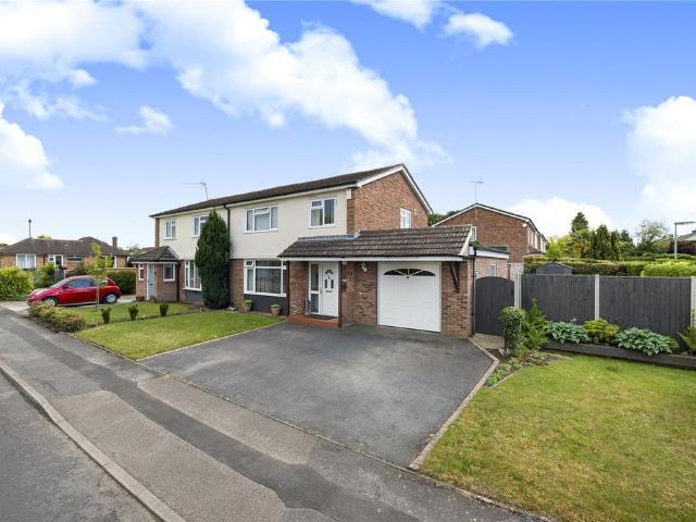 House for sale in Heol-las, Surrey