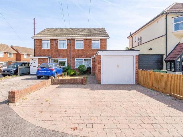 House for sale in Worcester Park, Greater London