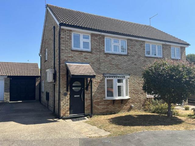 House for sale in Hutton Mount, Navestock Side