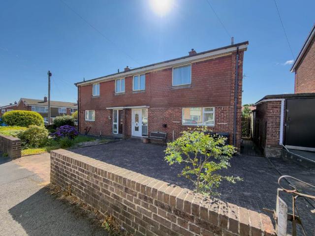 House for sale in Howden Clough, West Yorkshire