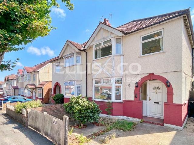 House for sale in London Borough of Ealing, Greenford
