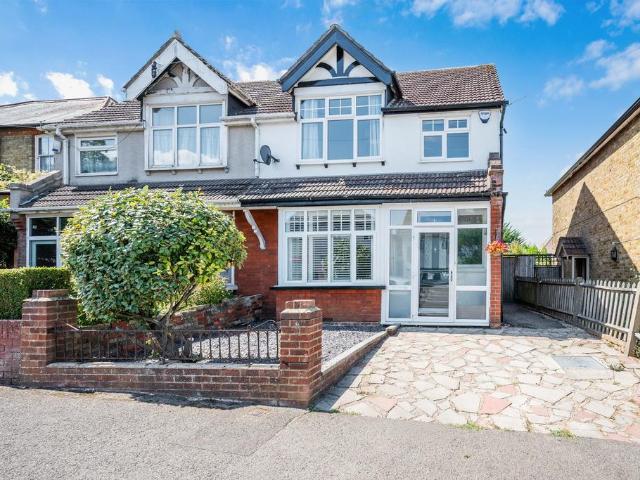 House for sale in Red Hill, Surrey