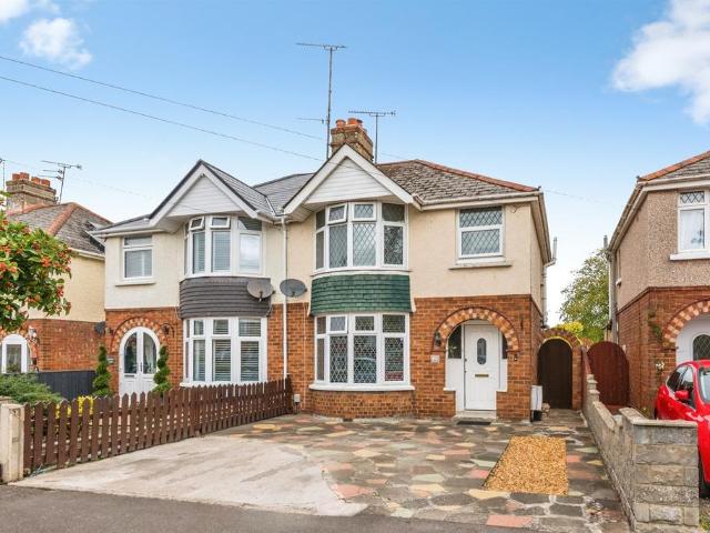 House for sale in Ferndale, Swindon