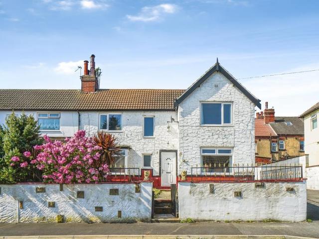 House for sale in Armley, West Yorkshire