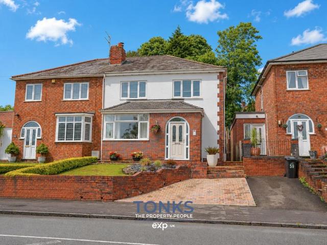 House for sale in Dixons Green, West Midlands