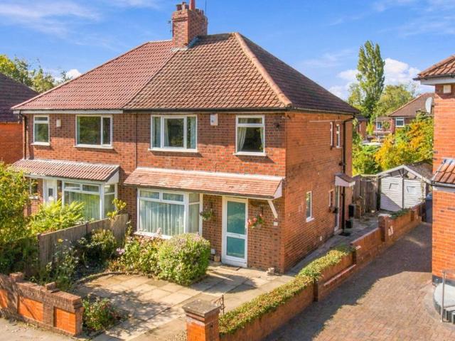 House for sale in Tunnel How Hill, Leeds