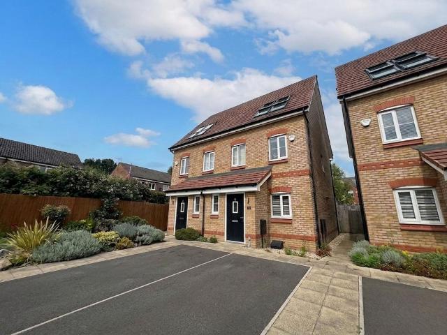 House for sale in Barton upon Irwell, Salford
