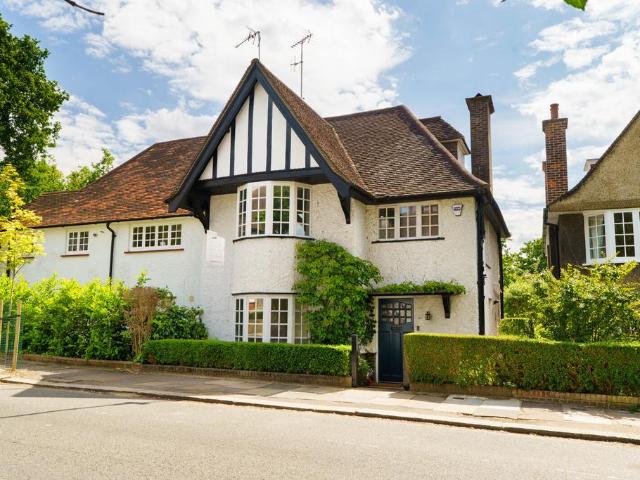 House for sale in Temple Fortune, Greater London