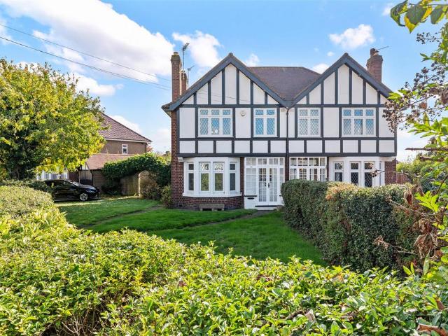 House for sale in Cheylesmore, West Midlands