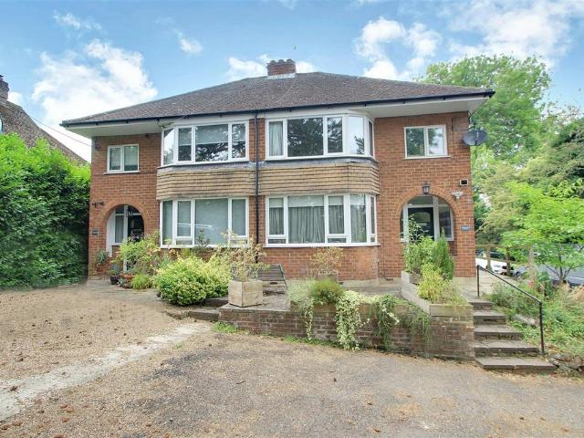 House for sale in Bourne End, Pouchen End