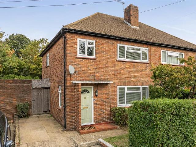 House for sale in Kevingtown, Greater London