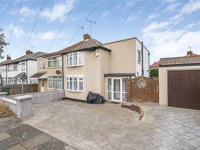 House for sale in Belle Grove, Greater London