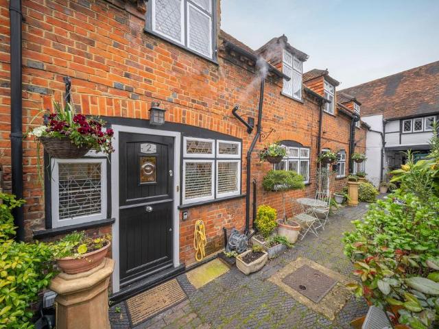 House for sale in Eton