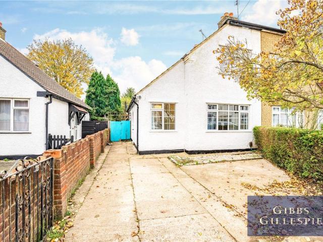 House for sale in Gould's Green, Greater London