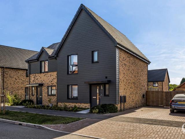 House for sale in Oad Street, Kent