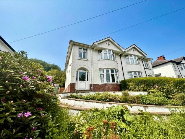 House for sale in Waun Fawr, Wales