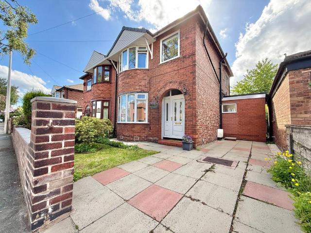 House for sale in Guide Bridge, Greenheys
