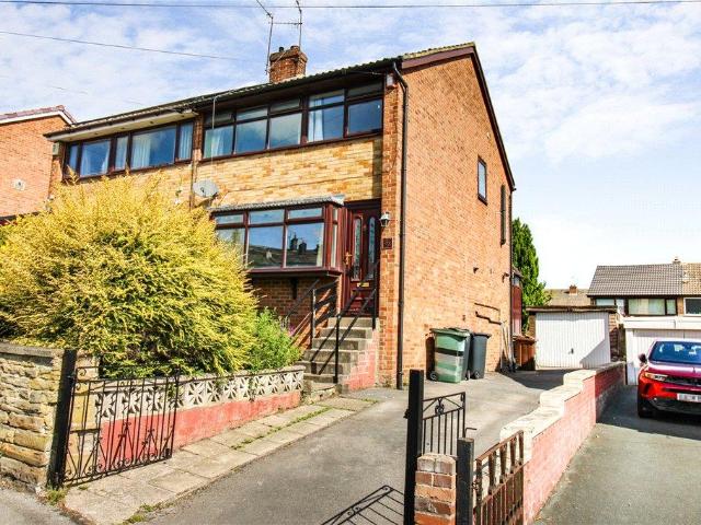 House for sale in Baildon, West Yorkshire