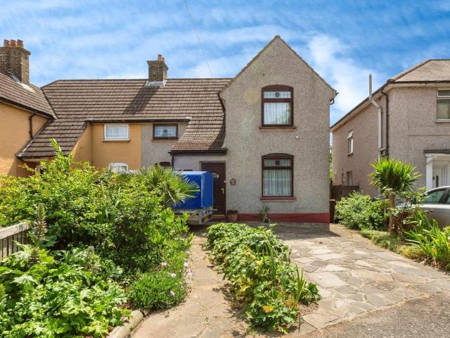 House for sale in London Borough of Barking and Dagenham, Greater London