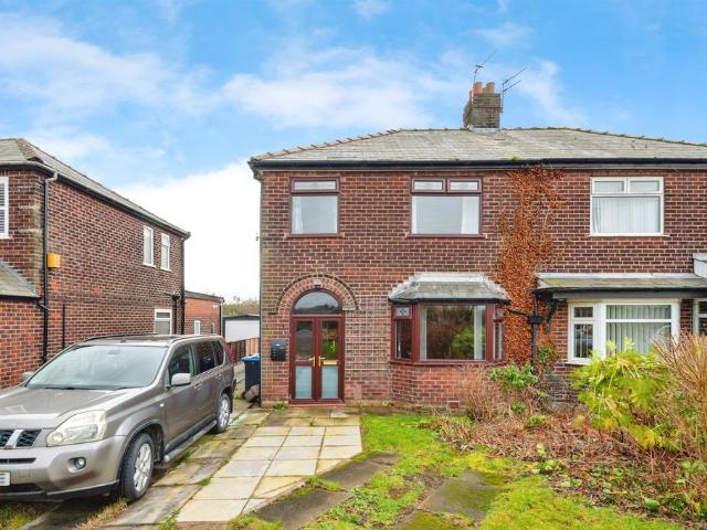 House for sale in Dutton, Cheshire