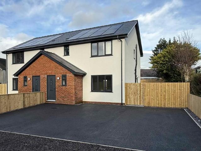 House for sale in Caernarfon