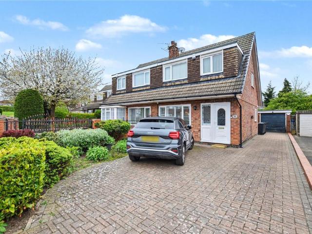 House for sale in Whinmoor, West Yorkshire