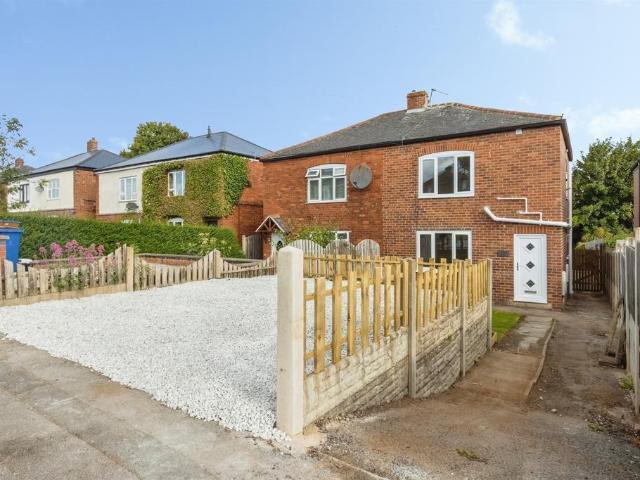 House for sale in Pogmoor, South Yorkshire