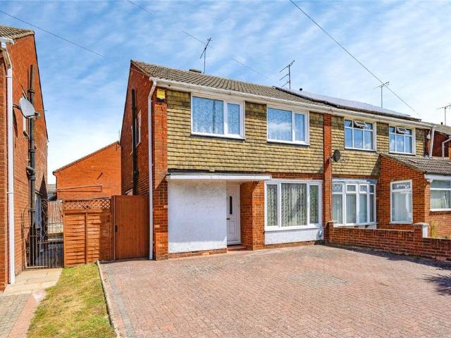 House for sale in Lewsey Farm, Luton