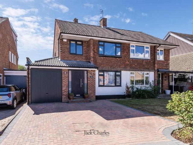 House for sale in Trench Wood, Bourne Vale