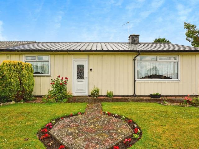 House for sale in Rossmore, Cheshire