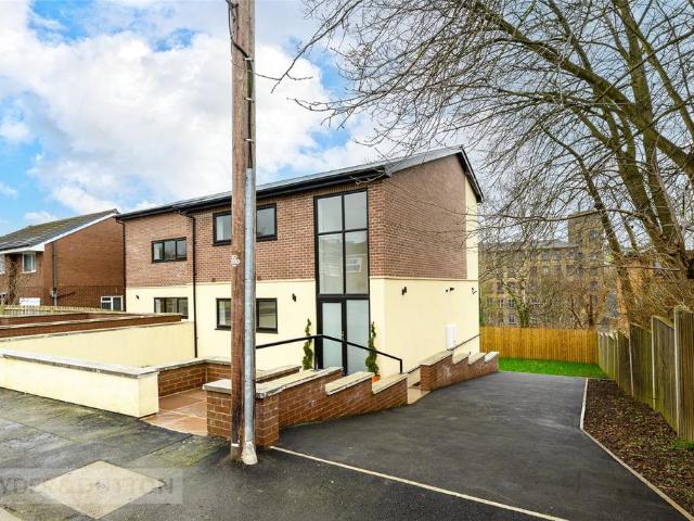House for sale in Hove Edge, Bailiff Bridge
