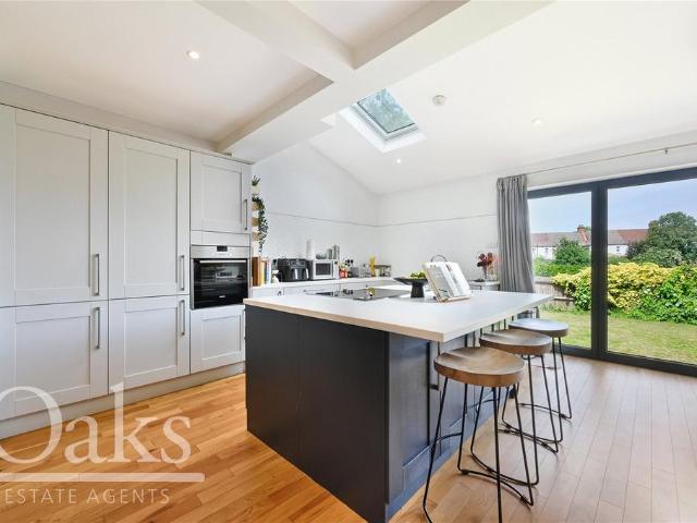 House for sale in London Borough of Croydon, Norbury