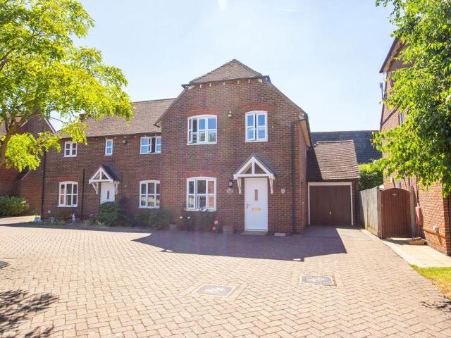 House for sale in Martyrs Field, The Bridge