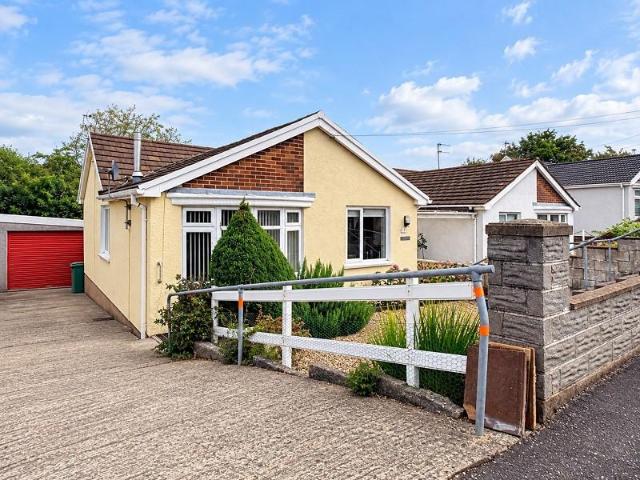 House for sale in Pontyclun, Wales